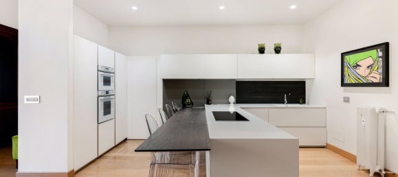 3 bedrooms Apartment in Turin, Italy No. 81144 16