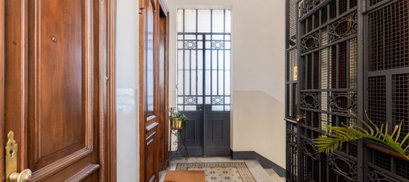 3 bedrooms Apartment in Turin, Italy No. 81144 11