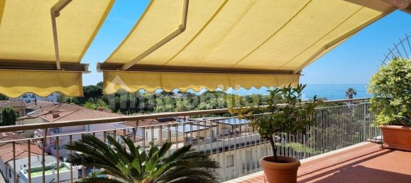 Penthouse T2 em Massa, Italy N.º 310458 5