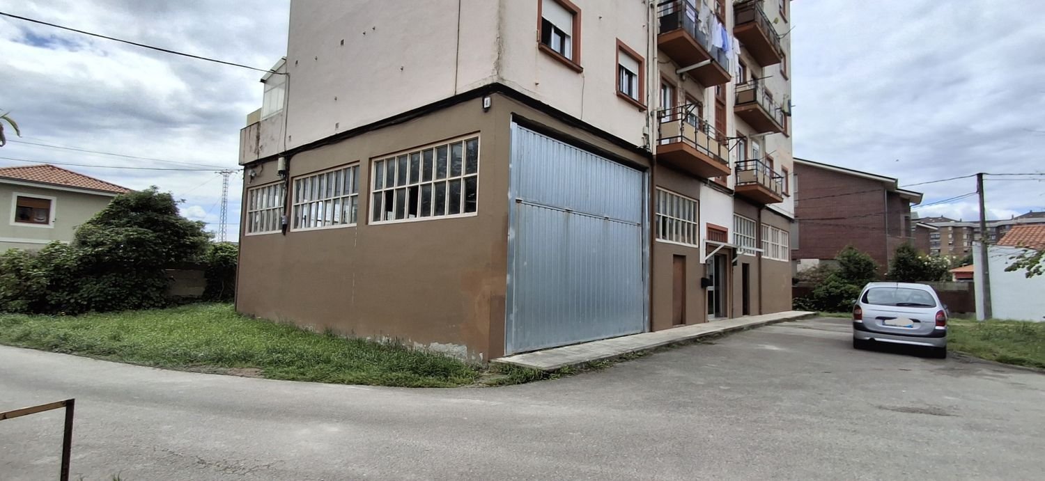 235m² Commercial property in Torrelavega, Spain No. 149852