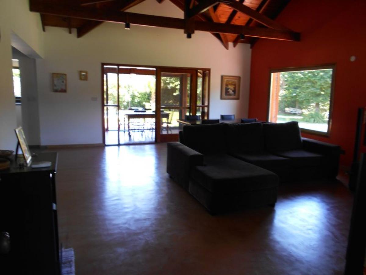 4 bedrooms House in Moreno, Argentina No. 99547