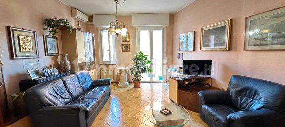 2 bedrooms Apartment in Bergamo, Italy No. 80327 2