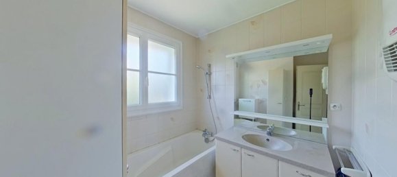 Casa de 3 dormitorios en Saint-Avertin, France No. 232257 8