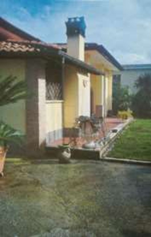 7 rooms Apartment in Velletri, Italy No. 289738