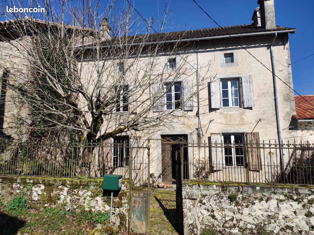 4 chambres Maison à Busserolles, France No. 340264