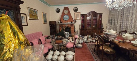 5 bedrooms House in Arezzo, Italy No. 327404 14