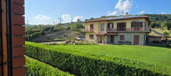 5 bedrooms House in Arezzo, Italy No. 327404 25