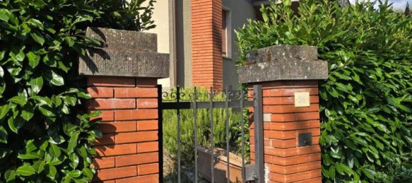 5 bedrooms House in Arezzo, Italy No. 327404 2