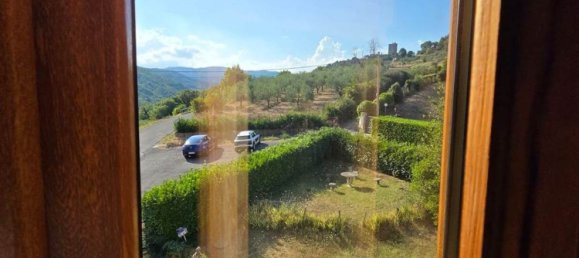 5 bedrooms House in Arezzo, Italy No. 327404 9