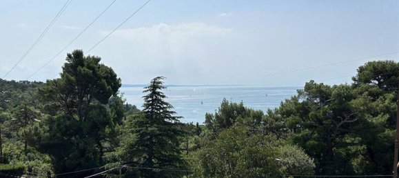 2 bedrooms Penthouse in Trieste, Italy No. 330599 2