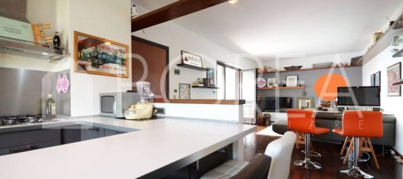 2 bedrooms Penthouse in Trieste, Italy No. 330599 9