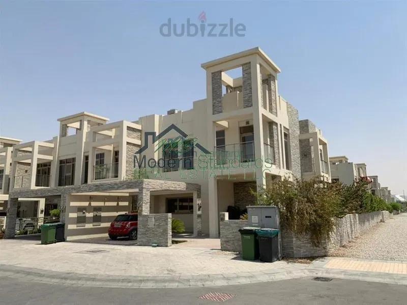 Adosado de 4 dormitorios en Meydan Gated Community, UAE No. 9652