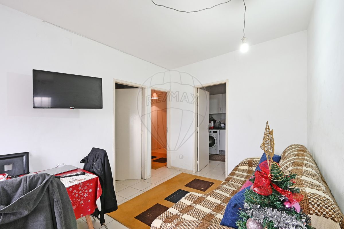 Дом с 4 спальнями в Castelo da Maia, Португалия № 22823