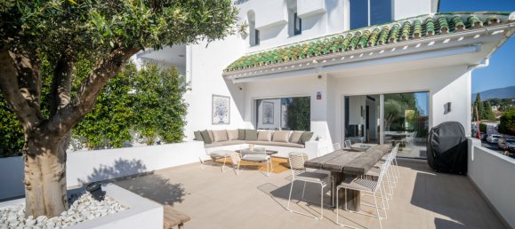 4 bedrooms Townhouse in Marbella, Spain No. 103410 2