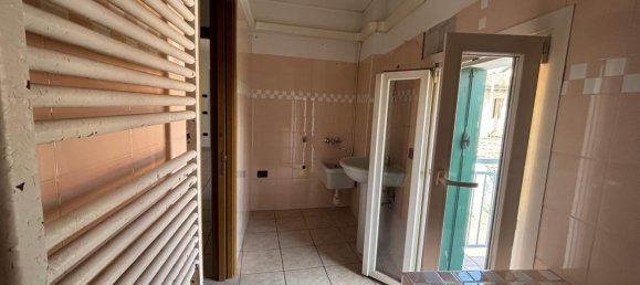3 rooms Apartment in Isola Rizza, Italy No. 304279 12