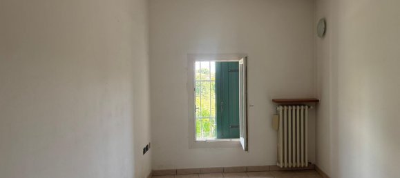 3 rooms Apartment in Isola Rizza, Italy No. 304279 6