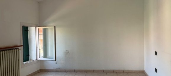3 rooms Apartment in Isola Rizza, Italy No. 304279 9