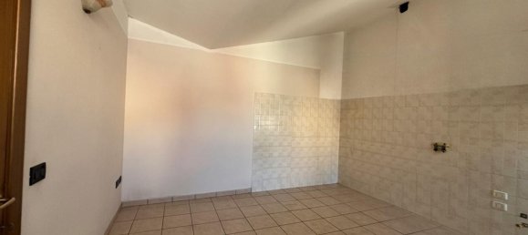 3 rooms Apartment in Isola Rizza, Italy No. 304279 8