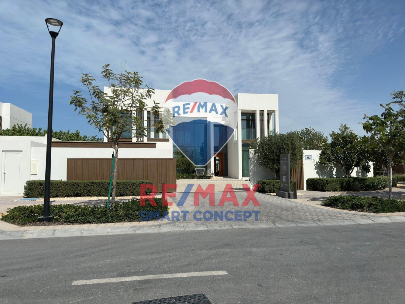 5 bedrooms Villa in Abu Dhabi, UAE No. 36511