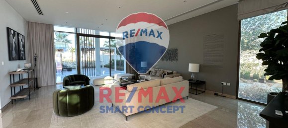 5 bedrooms Villa in Abu Dhabi, UAE No. 36511 4