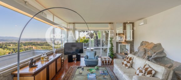 4 bedrooms Apartment in Florence, Italy No. 304151 2