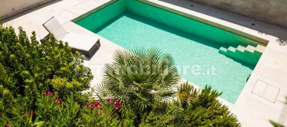 Вилла с 4 спальнями в Орозеи, Италия № 298071 2