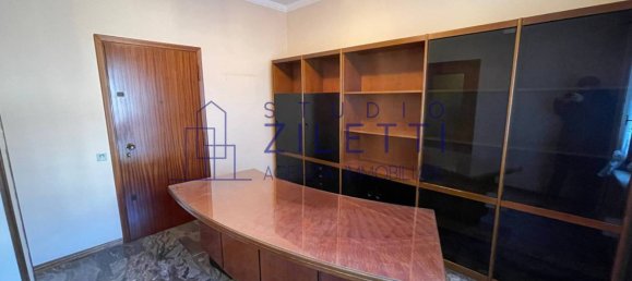 3 bedrooms Apartment in Brescia, Italy No. 172752 8