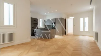 2 غرف نوم شقة في Ciutat Vella, Spain رقم 33995