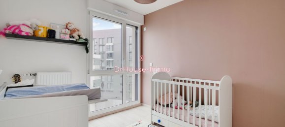 Apartamento de 3 dormitorios en Colombes, France No. 133154 4