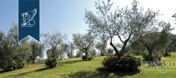 Villa de 4 habitaciónes en Massa e Cozzile, Italy No. 19857 11