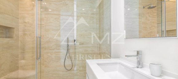 5 bedrooms House in Cannes, France No. 246429 8