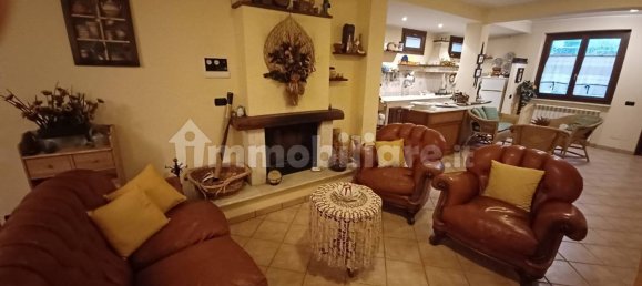 Вилла с 5 спальнями в Фрозиноне, Италия № 133614 15