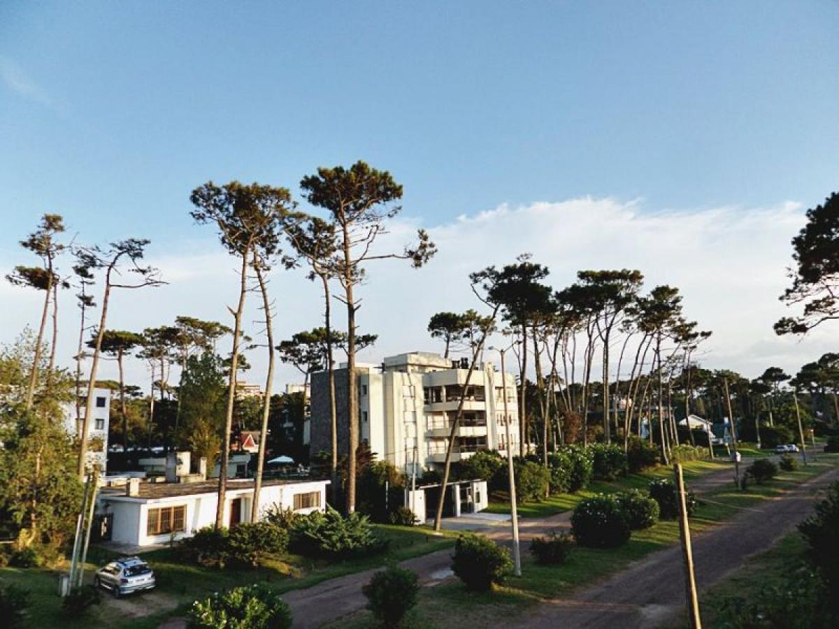 Casa de 2 dormitorios en Maldonado, Uruguay No. 327