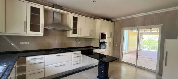 6 bedrooms Villa in Quarteira, Portugal No. 134297 9