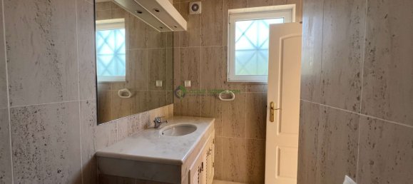 6 bedrooms Villa in Quarteira, Portugal No. 134297 16