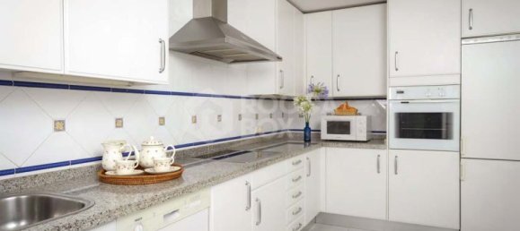 Apartamento de 3 dormitorios en Marbella, Spain No. 115423 5