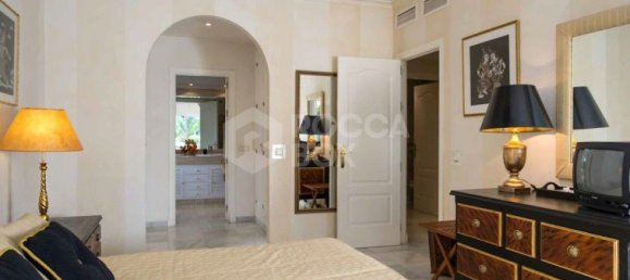 Apartamento de 3 dormitorios en Marbella, Spain No. 115423 12