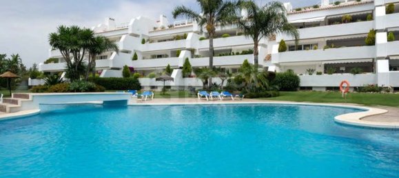 Apartamento de 3 dormitorios en Marbella, Spain No. 115423 17