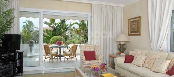 Apartamento de 3 dormitorios en Marbella, Spain No. 115423 2