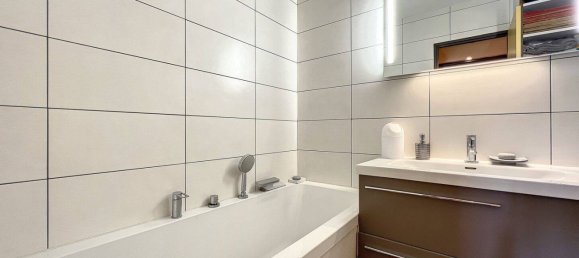 2 bedrooms Apartment in Issy-les-Moulineaux, France No. 136770 6