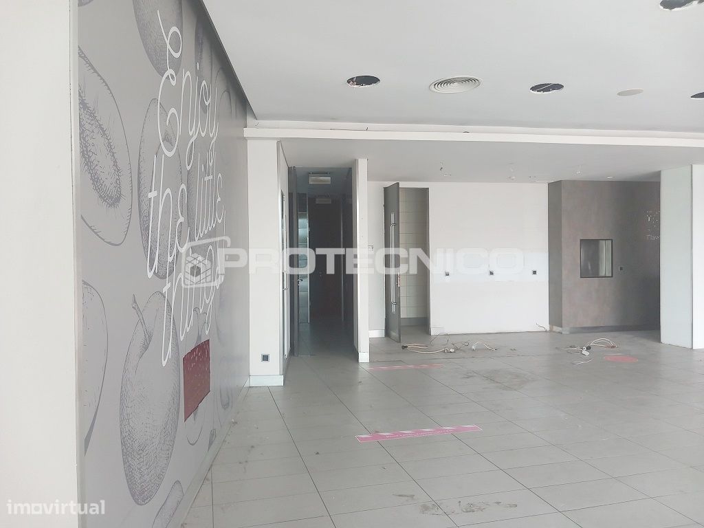 3018m² Commercial property in Aveiro, Portugal No. 50957