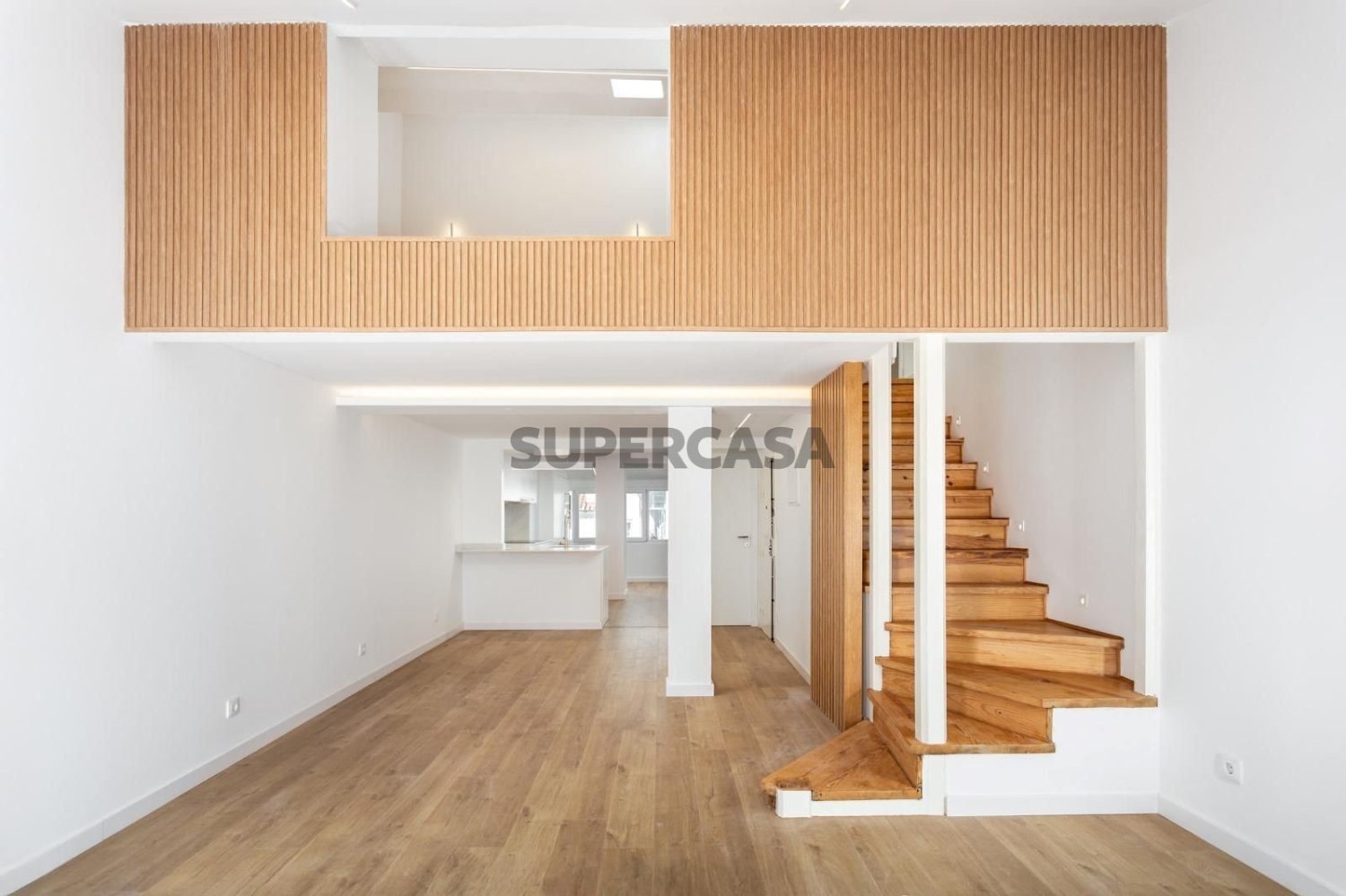 Дуплекс с 3 спальнями в Лиссабон, Португалия № 283204