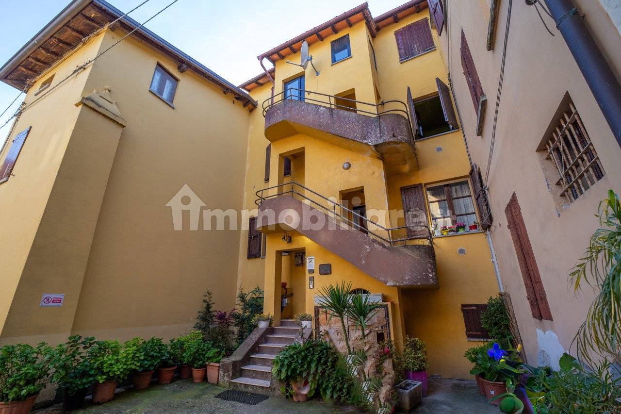 Apartamento de 2 dormitorios en Montechiarugolo, Italy No. 228875