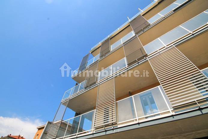 27m² Garage in Bergamo, Italy No. 348612