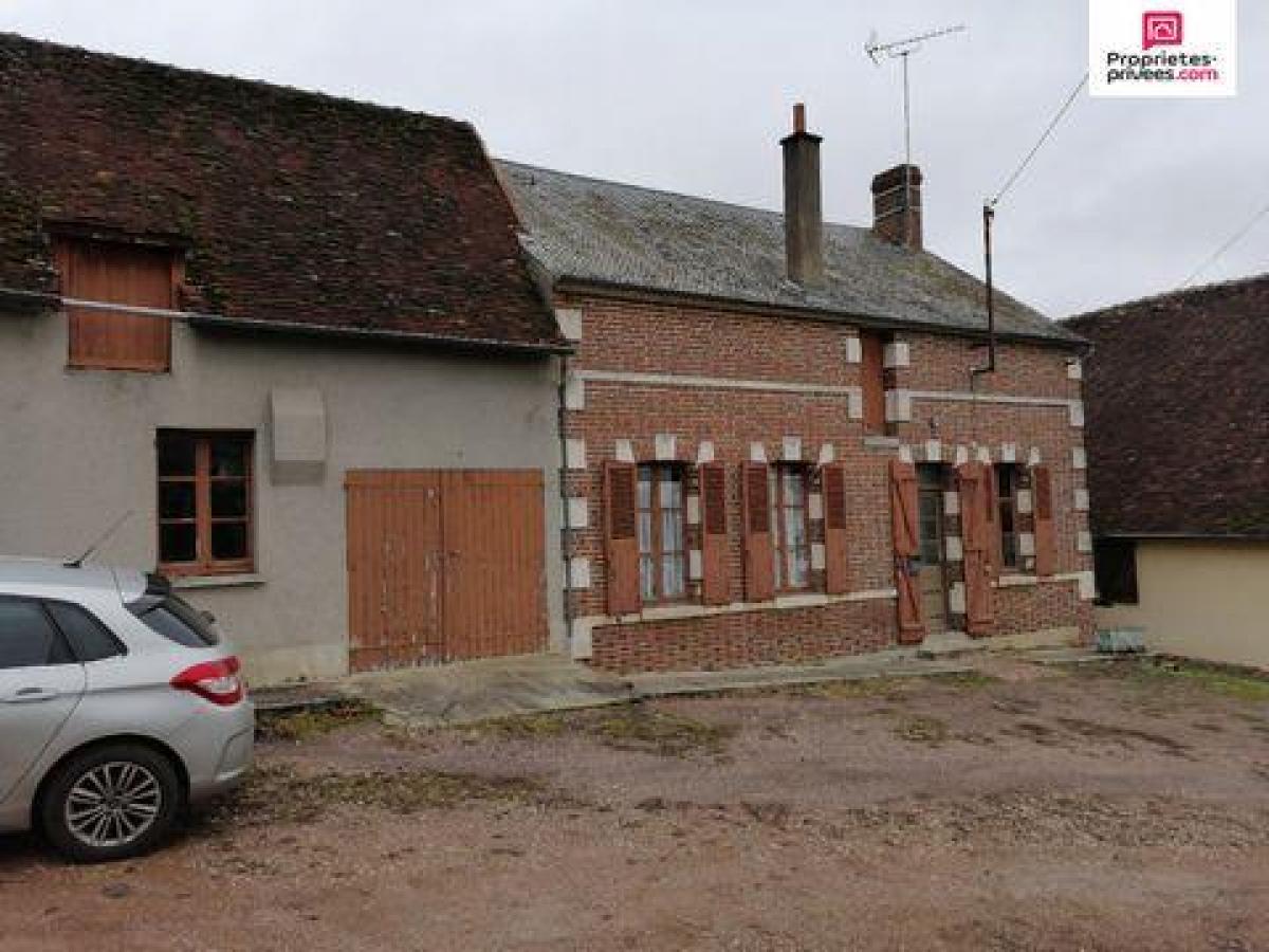 Studio in Courtenay, France No. 27807