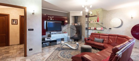 4 Schlafzimmer Villa in Volvera, Italy, Nr. 27464 9