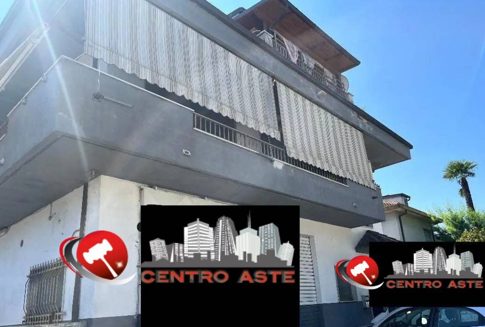 5 rooms Commercial property in Chieti, Italy No. 209079