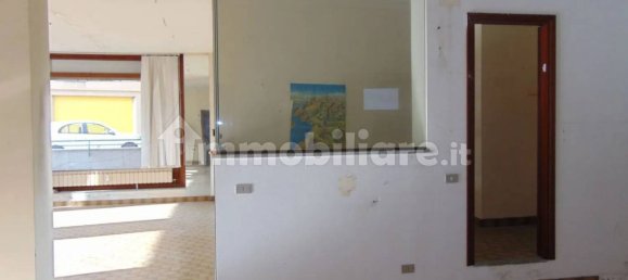 3 rooms Commercial property in Luino, Italy No. 346660 12