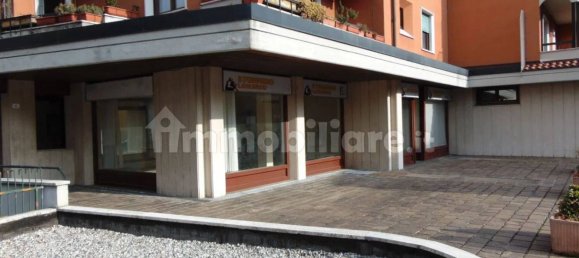 3 rooms Commercial property in Luino, Italy No. 346660 3