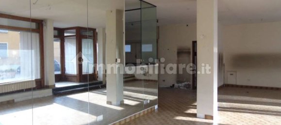 3 rooms Commercial property in Luino, Italy No. 346660 6